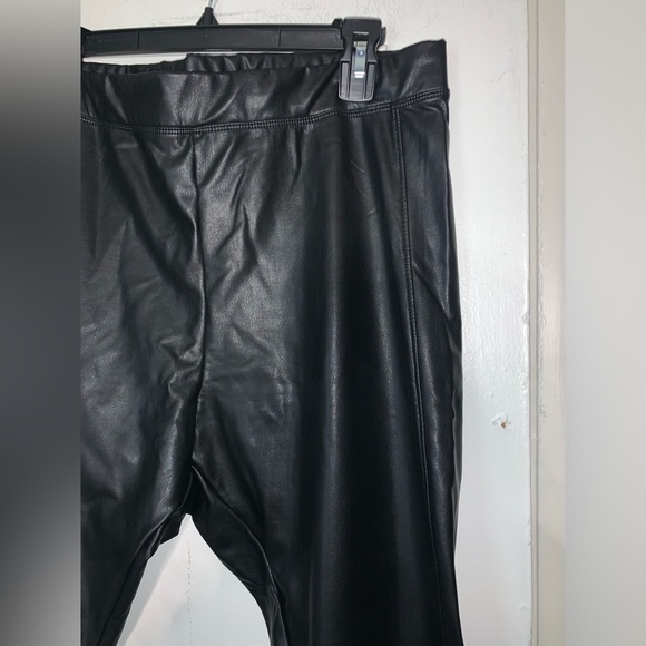 Express super high waisted faux leather seamed leggings size large - Picture 5 of 12